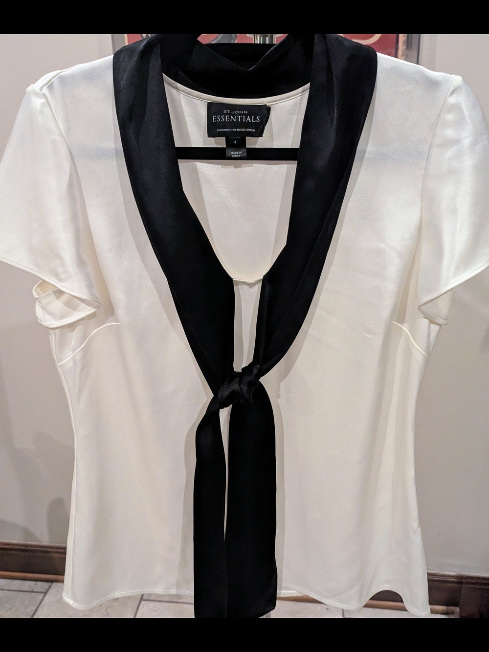 St. John Essentials Ivory & Black Tie-Neck Blouse - Size 6, Luxury $50